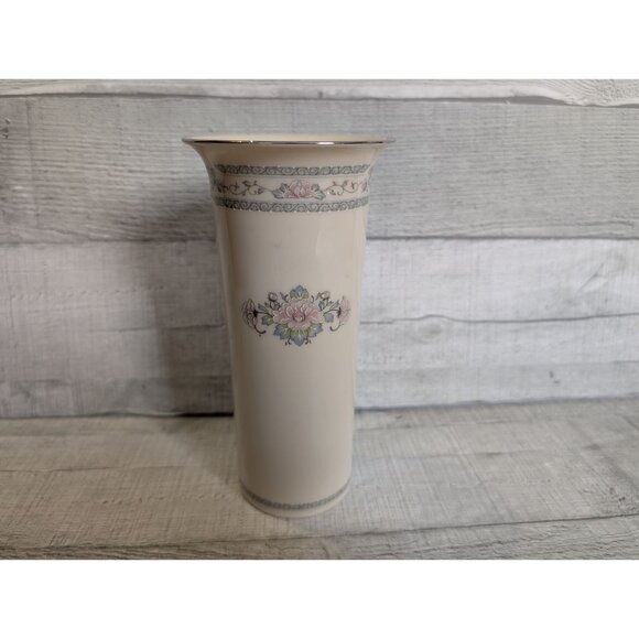 Lenox Charleston Vase Small Hand-Decorated With Platinum Floral Design - Picture 1 of 8
